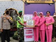 Bhayangkari Bagi Bingkisan dan Multivitamin ke Petugas Pos Pam