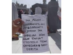 Heboh! Presiden Jokowi Didoakan Segera Lengser di Depan Kabah, Gus Nadir Beri Komentar Menohok