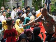 Kapolres Tegal Buka Puasa Bersama Warga Terdampak Tanah Bergerak