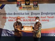 Berhasil Selamatkan Tanah Cakrawala, Kejati Jateng Terima Penghargaan Perum Bulog