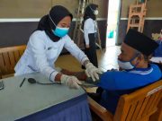 Vaksinasi di Lapas Blora, Warga Binaan Terima Bingkisan untuk Lebaran