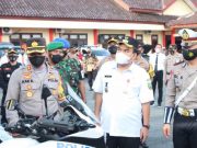 Bupati Blora Pimpin Apel Gelar Pasukan Operasi Ketupat Candi 2022 Polres Blora