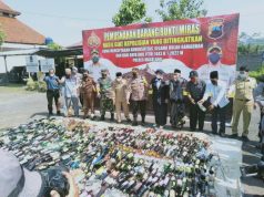 Polres Magelang Musnahkan Ribuan Botol Minuman Keras