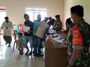 Pastikan Tepat Sasaran, Babinsa Pantau Pembagian Bantuan Langsung Tunai