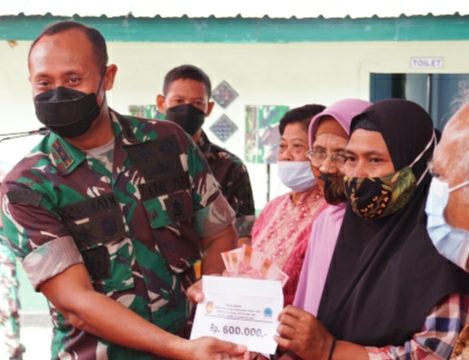 Kodim Magelang Salurkan Bantuan Langsung Pedagang Kaki Lima, Warung dan Nelayan