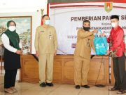 Pemkab Magelang Serahkan Ratusan Paket Sembako Kepada Keluarga Prasejahtera