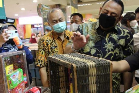 Operasi Dinkes Kota Tegal Temukan Jajanan Kedaluwarsa