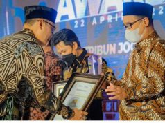 Wali Kota Terima Penghargaaan Pelopor Layanan Jemput Sakit Antar Sehat