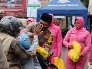 Polres Pemalang Berbagi Takjil kepada Pemudik
