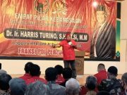 Puan Maharani Bagikan Ribuan Paket Beras di Tegal