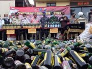 Polres Tegal Kota Musnahkan Petasan dan Miras