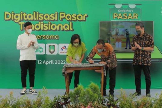 Asparindo dan Grab Kukuhkan Kerja Sama untuk Digitalisasi Pasar Tradisional di Solo