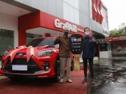Telkomsel Serahkan Hadiah Toyota Raize pada Pelanggan di Purwokerto