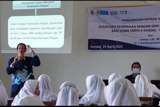 Tim PkM USM Sosialisasi Keamanan Pangan di SMKN 6 Kendal