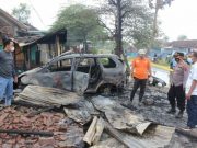 Kios Bensin Pertamini Terbakar Akibatkan Rumah, Mobil, Motor Ludes