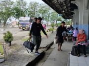 Pemudik Belum Ramai di Terminal Purwodadi, Banyak Penumpang Turun di Jalan