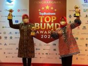 Bupati Grobogan Sri Sumarni Terima Penghargaan Top Pembina BUMD 2022