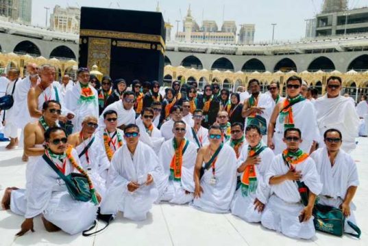 JNE Berangkatkan Kembali 140 Karyawan ke Tanah Suci Setelah Dua Tahun Pandemi