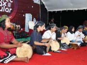 Kentrung Milenial Ken Palman Ramaikan Festival Kupat Lepet