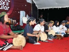 Kentrung Milenial Ken Palman Ramaikan Festival Kupat Lepet