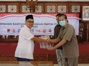 Pemkot Magelang Serahkan Bantuan Keuangan kepada Parpol