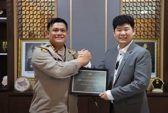 Kapolresta Surakarta Dinobatkan Sebagai Tokoh Solo Penjaga Pancasila dan Toleransi