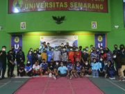 UKM Bulu Tangkis USM Pertandingan Persahabatan dengan Udinus