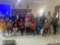 Tim PKM FE USM Beri Pelatihan Harga Pokok Penjualan ke UMKM di Kelurahan Ngresep