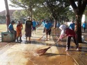 Kotor Tak Terawat, Para Pensiunan Ngepel Alun-alun Jepara Dua