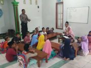 Aipda Adi, Sangar Saat Berseragam Polisi Lembut Sejuk Ketika Mengajar Ngaji