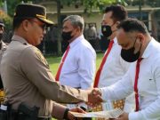 Kapolres Magelang Berikan Penghargaan bagi Anggota dan Relawan Vaksinasi