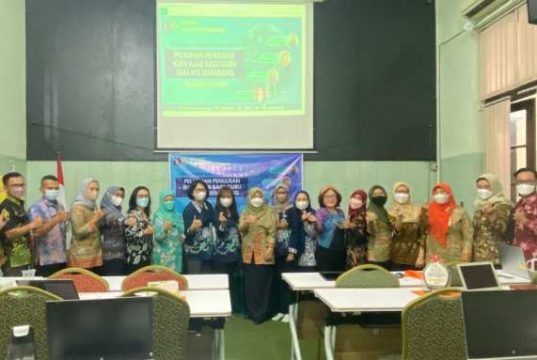 Tim PkM UPT-MKU USM Beri Pelatihan Penulisan Buku Ajar bagi Guru SMAN 5 Semarang