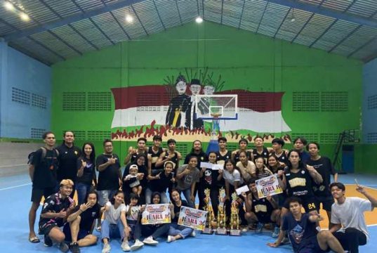 Tim Bola Basket USM Raih Piala DPRD Karanganyar
