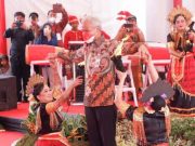 Ganjar Hanya Terdiam saat ‘Dibakar’ Perempuan Makassar