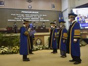 Undip Kukuhkan 8 Guru Besar, Pesan Rektor: Terus Berkarya dan Jaga Integritas