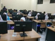 Tim PkM FTIK Beri Pelatihan Desain Grafis