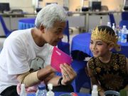 Menari Bareng Ganjar, Aru Dapat Hadiah Tablet