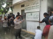 Polresta Surakarta Copot Papan Nama Organisasi Khilafatul Muslimin dan Panggil 5 Pengurus