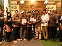 Pengurus PKB dan Gerindra Jateng Ngopi Bareng, Tukar Buku Karya Ketua Umum