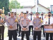 Kapolres Serahkan Piala Lomba Olah Raga Hari Bhayangkara ke-76