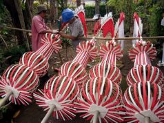 Unik, Hiasan Tujuhbelasan Bentuk Penjor Nuansa Merah Putih Sang Dwi Warna