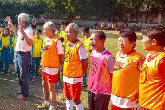Hari Anak Nasional di Solo, Enam Legenda Persis ‘Dikeroyok’ 110 Anak SD