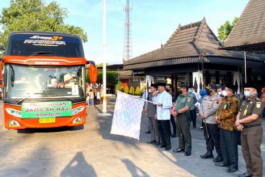 Para Calhaj Asal Wonogiri Sabtu Hari Ini Tiba di Arab Saudi