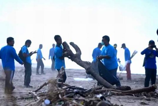 Hari Kelautan Nasional, Digelar Aksi Membersihkan Pantai Indonesia di 55 Lokasi