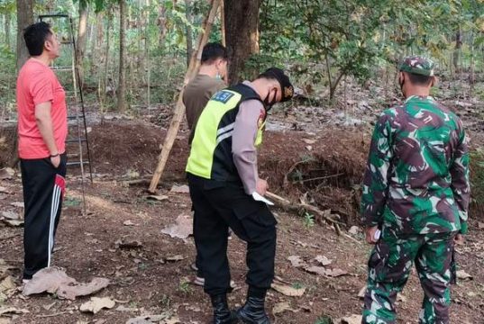 Personel TNI dan Polri Wonogiri Lakukan Penanganan Kasus Gantung Diri