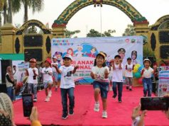 Peringatan Hari Anak Nasional 2022 di Blora, Anak-Anak Bermain dan Menari Pejabat Naik Egrang