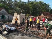 Korban Kebakaran di Gayam Blora Terima Bantuan Sembako dari Polsek dan Pos Ramil Bogorejo