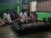 Sandiaga S Uno Ziarah ke Makam Kiai Walik, Ini yang Dilakukan