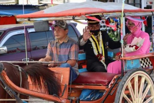 Purna Tugas, 14 Anggota Polres Wonosobo Dilepas Kapolres Naik Dokar