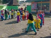 Siswa Baru MIN Wonosobo Diajak Bermain Biji Jagung, Seperti Apa?